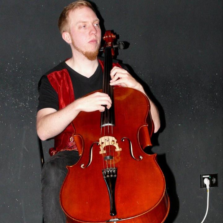 Arne Böker und Cello, 2019